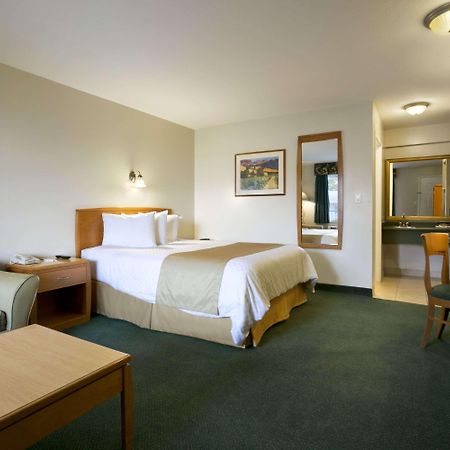 Ramada Merritt Eksteriør bilde